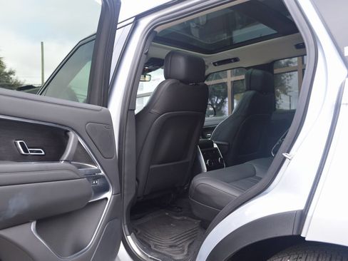 Used 2025 Land Rover Range Rover SE image 30