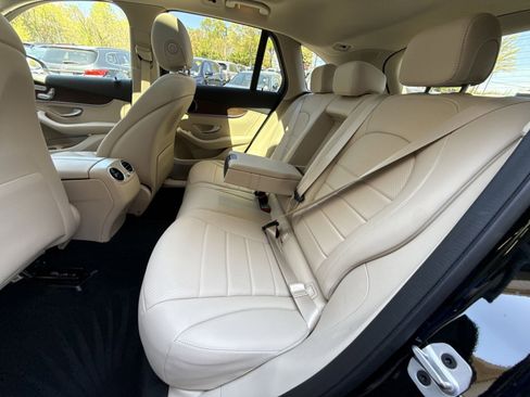 Used 2022 Mercedes-Benz GLC 300 4MATIC image 26