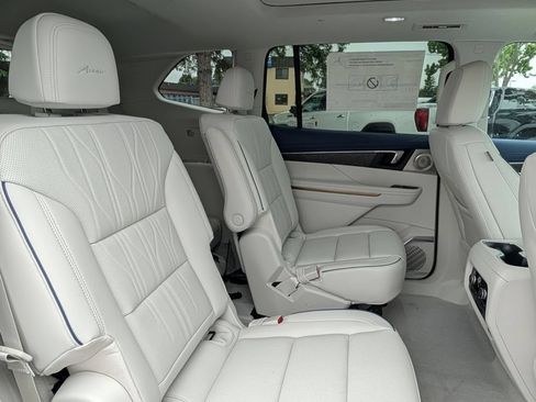 New 2026 Buick Enclave Avenir w/ Super Cruise Package AWD/4WD image 29