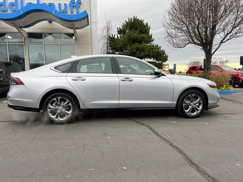 New 2025 Honda Accord EX-L image 4