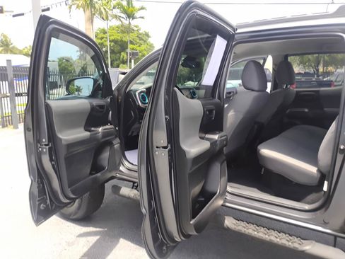 Used 2021 Toyota Tacoma SR5 RWD image 34