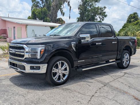 Used 2025 Ford F150 Lariat w/ Equipment Group 502A High AWD/4WD image 8