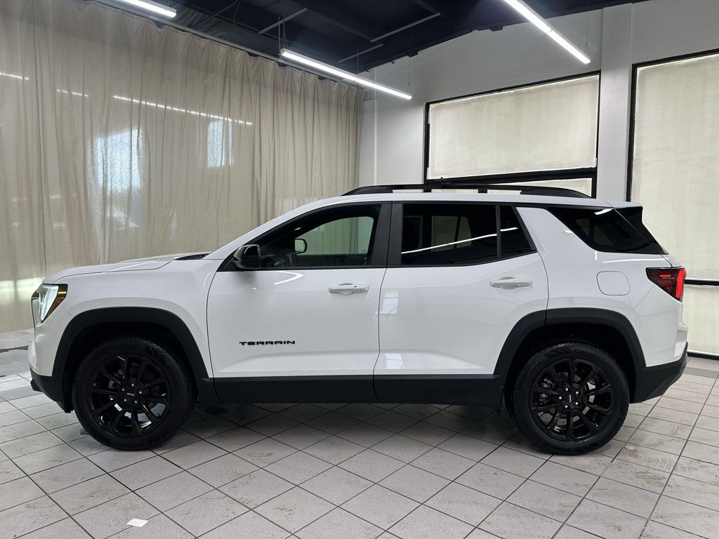 Used 2026 GMC Terrain Elevation w/ Elevation Premium Package FWD image 11