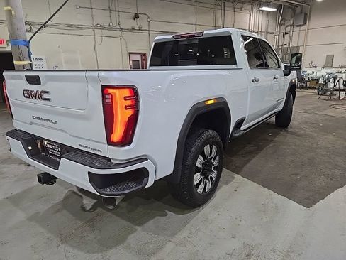 New 2026 GMC Sierra 3500 Denali w/ Denali Reserve Package AWD/4WD image 7