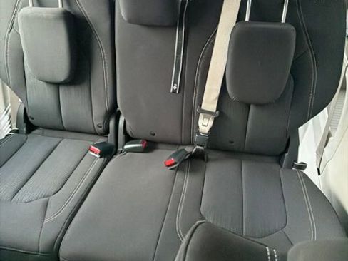 Used 2020 Chrysler Voyager LX FWD image 8