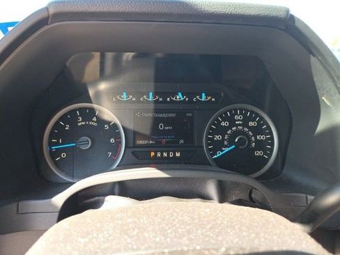 Used 2017 Ford F150 XLT w/ Equipment Group 302A Luxury image 6