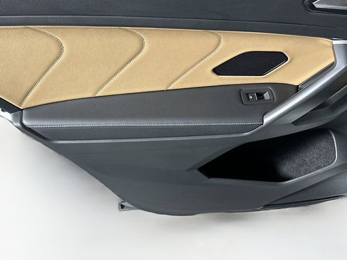 Used 2024 Volkswagen Tiguan SE image 24