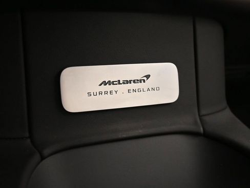 Used 2024 McLaren Artura RWD image 20