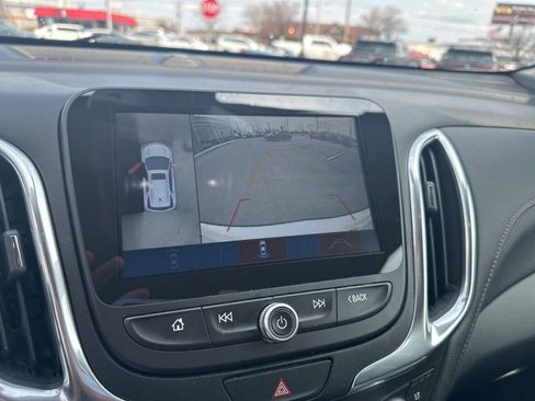 Used 2018 Chevrolet Equinox Premier FWD image 16