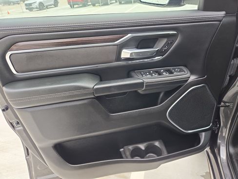 Used 2025 RAM 1500 Laramie w/ Sport Appearance Package AWD/4WD image 14