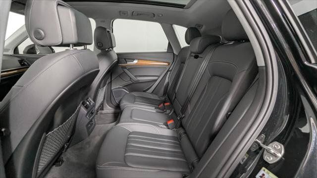 Used 2023 Audi Q5 2.0T Premium Plus w/ Premium Plus Package AWD/4WD image 18