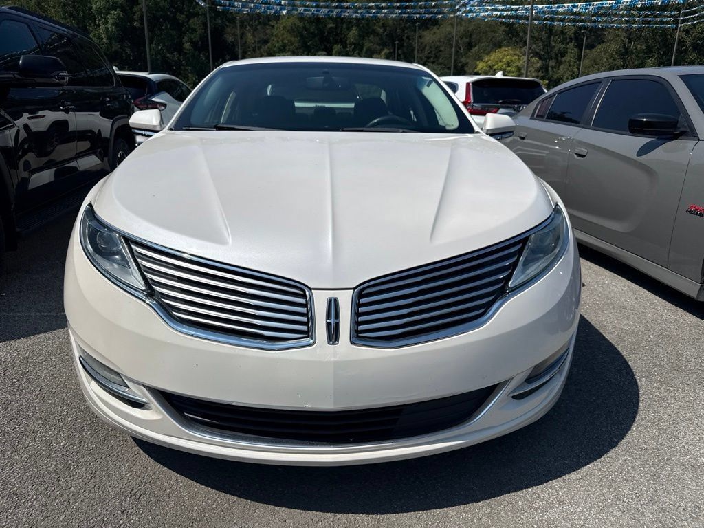 Used 2016 Lincoln MKZ FWD image 2