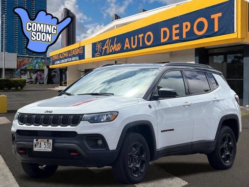 Used 2024 Jeep Compass Trailhawk AWD/4WD image 1