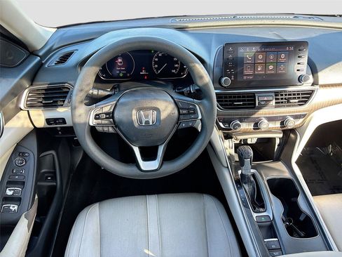 Used 2018 Honda Accord EX image 21