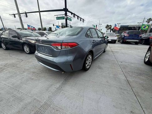 Used 2020 Toyota Corolla LE FWD image 3