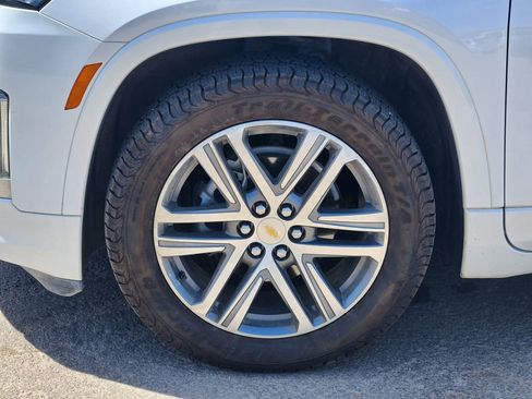 Used 2023 Chevrolet Traverse High Country w/ LPO, Floor Liner Package AWD/4WD image 10