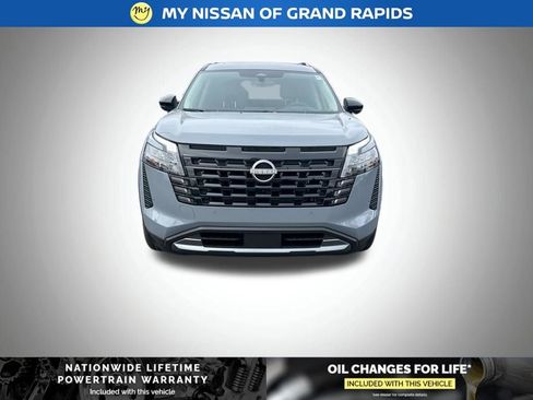 New 2026 Nissan Pathfinder Platinum image 8