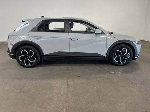 Used 2024 Hyundai Ioniq 5 SEL RWD image 2