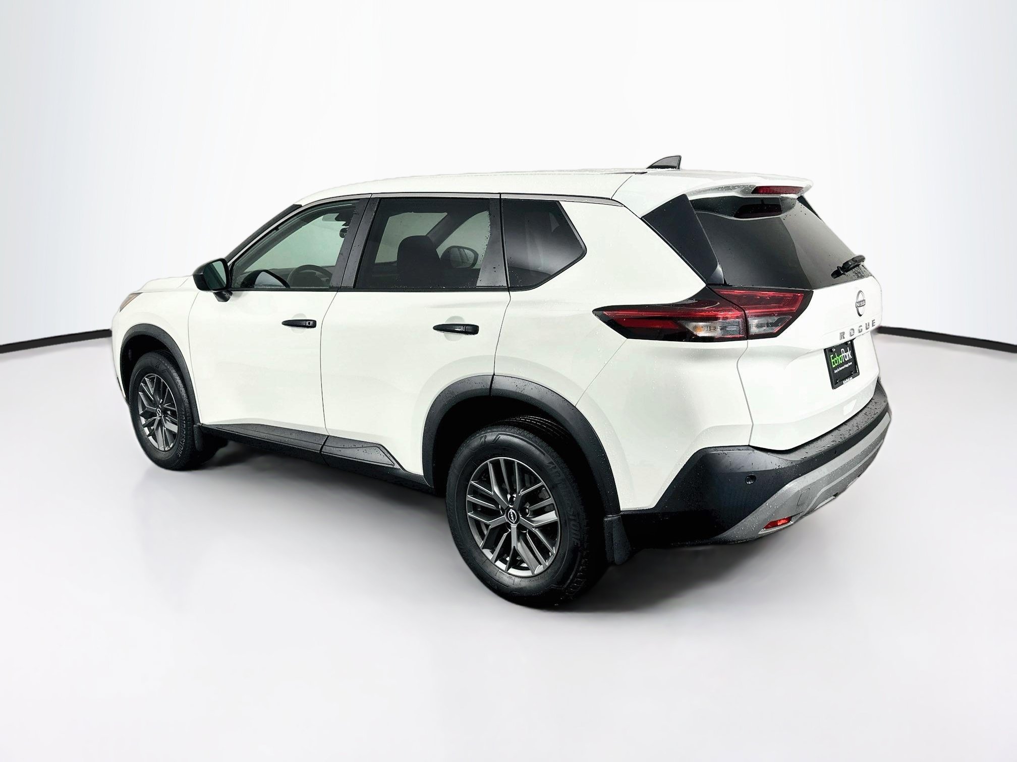 Used 2023 Nissan Rogue S FWD image 5