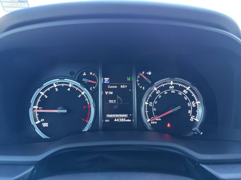 Used 2023 Toyota 4Runner TRD Off-Road Premium w/ Moonroof Package AWD/4WD image 14