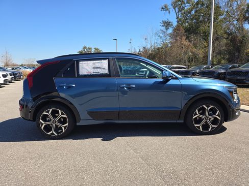 New 2026 Kia Niro SX Touring image 9