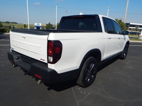 Used 2024 Honda Ridgeline Sport image 3