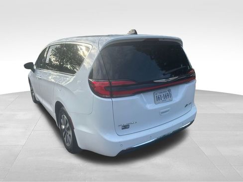 Used 2022 Chrysler Pacifica Touring-L FWD image 20