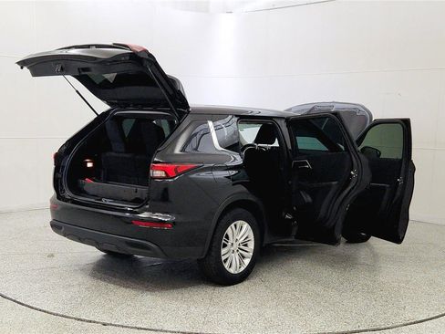 Used 2023 Mitsubishi Outlander ES AWD/4WD image 12