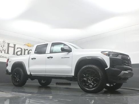 New 2026 Chevrolet Colorado Trail Boss AWD/4WD image 2