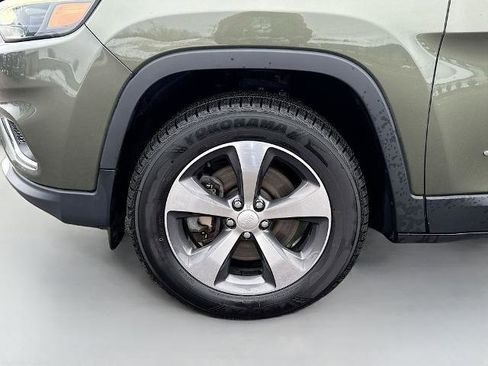 Used 2019 Jeep Cherokee Limited image 13