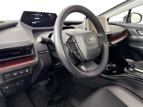 Certified 2025 Toyota Prius Plug-In Hybrid FWD image 4