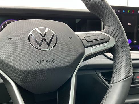 New 2025 Volkswagen Tiguan SE R-Line image 21