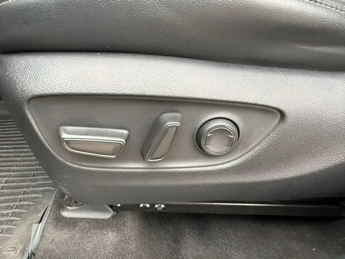 Used 2023 Toyota Highlander XSE AWD/4WD image 11