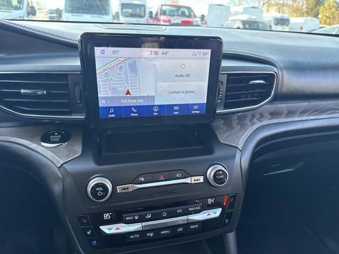 Used 2020 Ford Explorer Platinum image 30