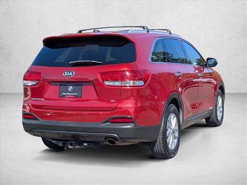 Used 2017 Kia Sorento AWD image 5