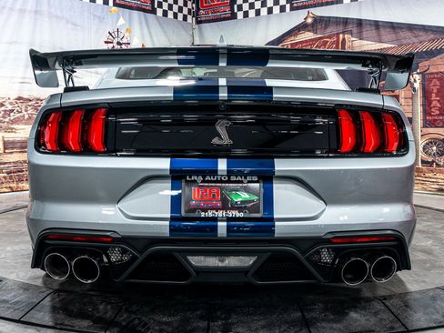 Used 2022 Ford Mustang Shelby GT500 w/ Carbon Fiber Track Pack image 4