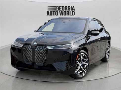 Used 2024 BMW iX xDrive50 w/ Premium Package AWD/4WD image 4
