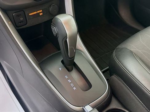 Used 2018 Chevrolet Trax LT w/ LT Convenience Package AWD/4WD image 18