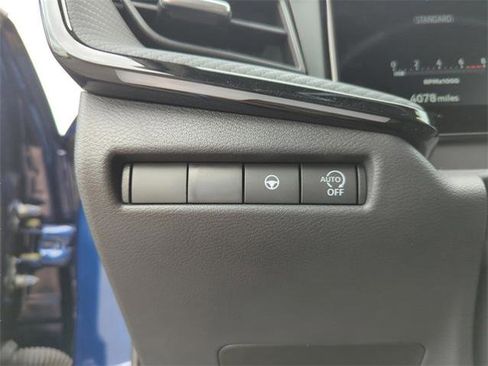 Certified 2025 Nissan Kicks SR image 29