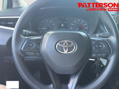 Used 2025 Toyota Corolla LE FWD image 12
