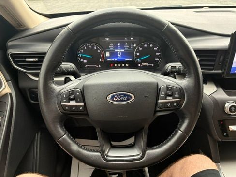Used 2020 Ford Explorer XLT w/ Equipment Group 202A AWD/4WD image 20