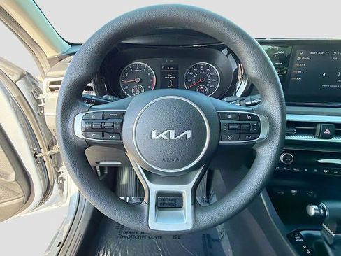 Used 2022 Kia K5 LXS FWD image 36