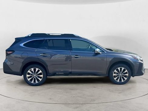 Certified 2025 Subaru Outback Touring AWD/4WD image 4