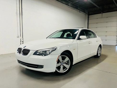 Used 2008 BMW 528xi Sedan image 1