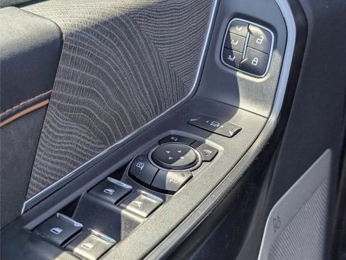 Used 2024 Ford F250 Platinum image 15