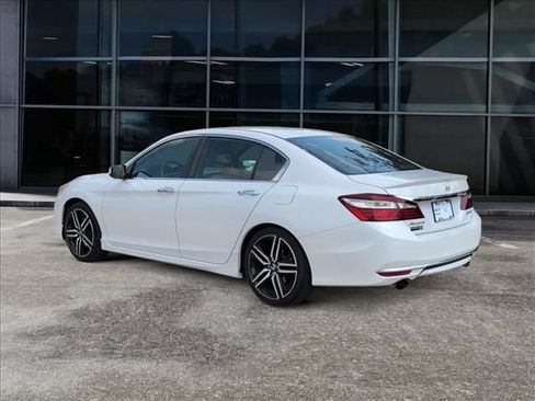 Used 2016 Honda Accord Sport image 3