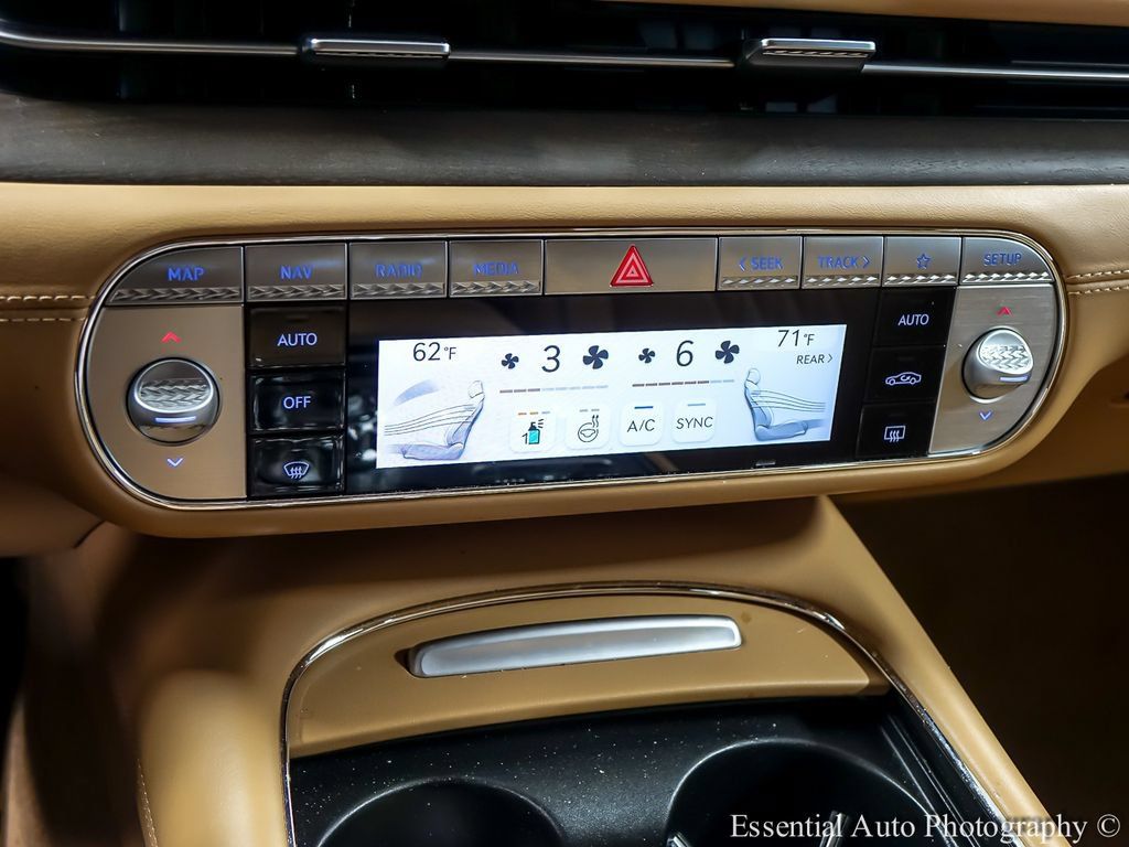 Used 2023 Genesis G90 3.5T AWD/4WD image 25
