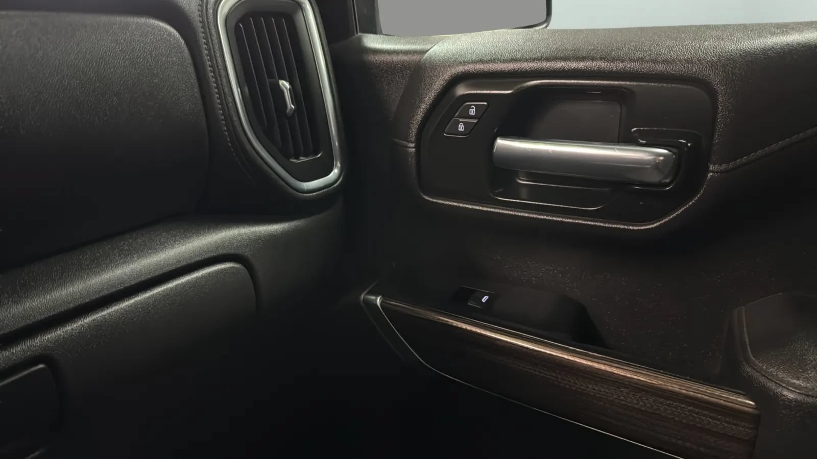 Used 2020 Chevrolet Silverado 1500 RST AWD/4WD image 17