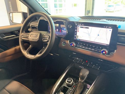 Certified 2024 GMC Canyon AT4 w/ AT4 Premium Package AWD/4WD image 28