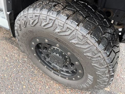 Used 2018 Jeep Wrangler Unlimited Sahara AWD/4WD image 17